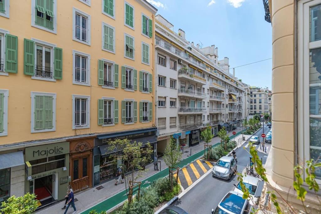 Apartment Large Haussmanian In The Heart Of *