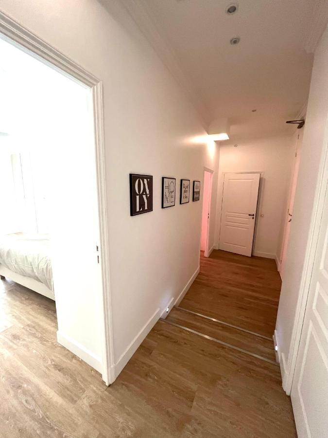 Apartment Large Haussmanian In The Heart Of Nice