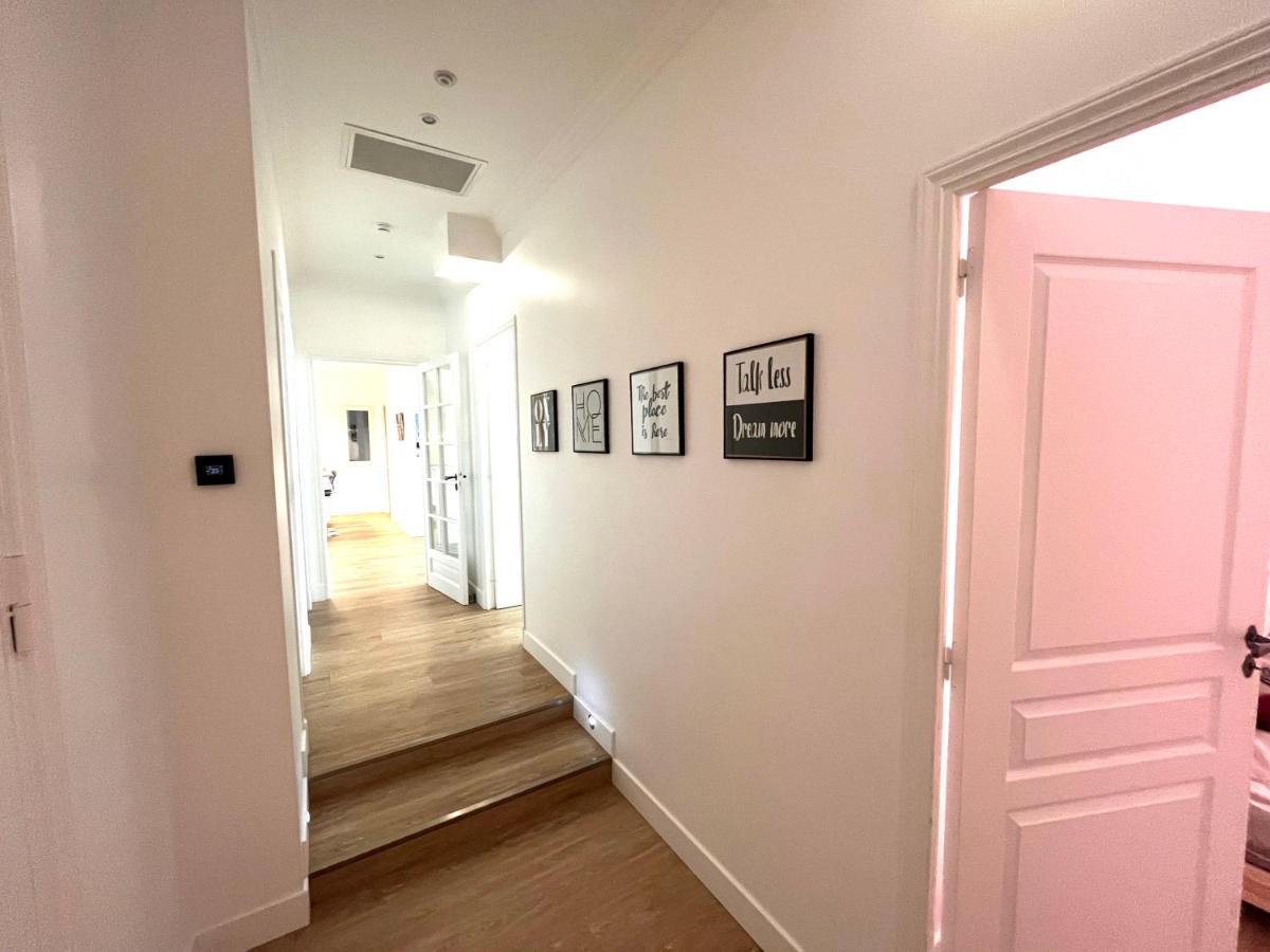 Large Haussmanian In The Heart Of Apartment *