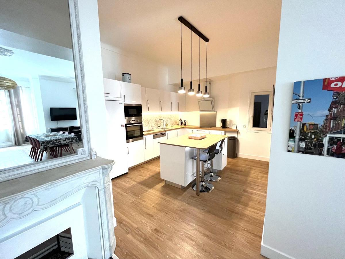 Apartment Large Haussmanian In The Heart Of Nizza